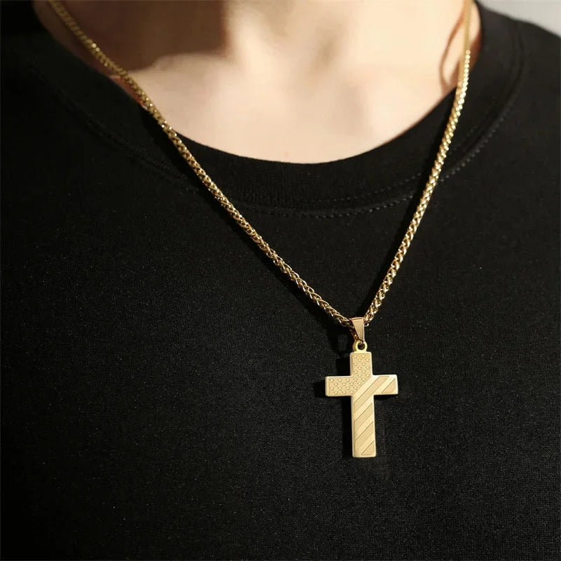American Flag Cross Necklace for Men �?Stainless Steel Christian Patriotic Jewelry